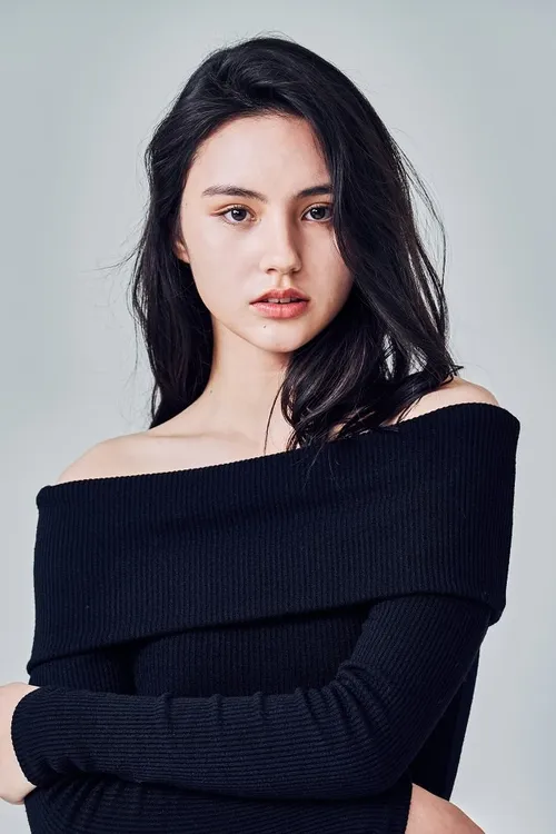 model - Lois Kim